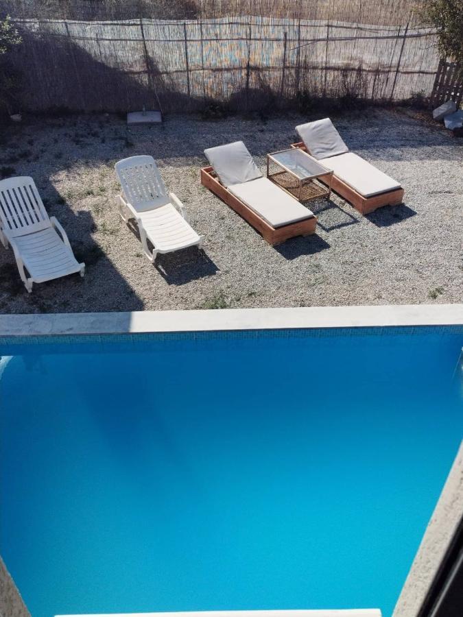 Villa Miron Kamilari Eksteriør billede