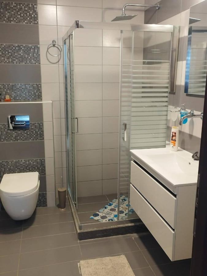 Villa Miron Kamilari Eksteriør billede
