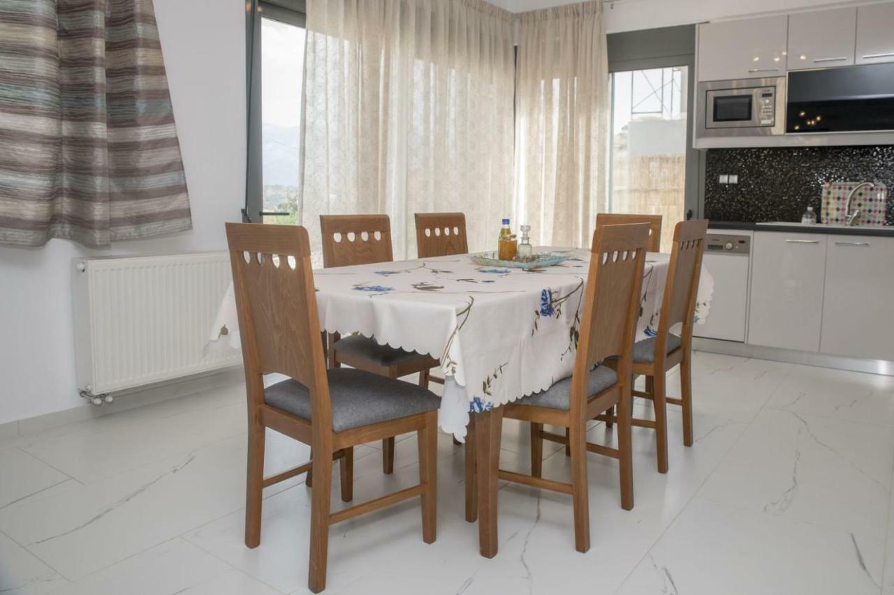 Villa Miron Kamilari Eksteriør billede